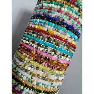 Bracelet bohème multicouche en pierres naturelles avec perles colorées facettées