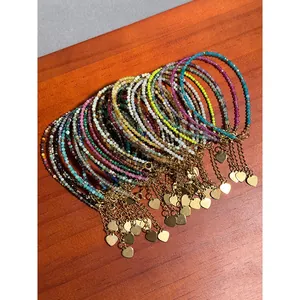 Bracelets en perles de pierre naturelle colorées avec pendentif cœur et fermoir doré