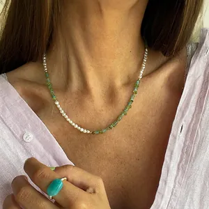 Collier en pierres naturelles vert olive et perles d'eau douce avec bague turquoise