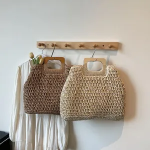 Sacs cabas en paille faits main avec poignées carrées en bois en beige et crème