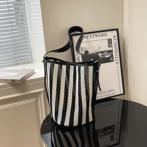 Bolso Cubo de Malla a Rayas para Mujer Bolso de Hombro Casual de Gran Capacidad Con Correa de Cuero PU Bolso de Punto