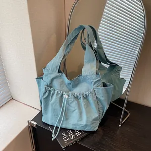 Damen Große Kapazität Nylon Einkaufstasche Mode Falten Kordelzug Schultertasche Minimalistisch Lässig Täglich Handtasche