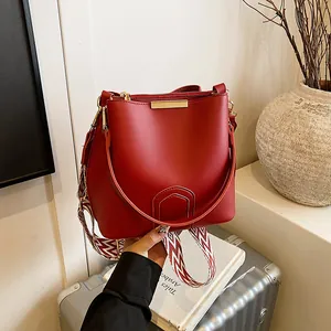 Fashion PU Leather Bucket Bag For Women With Wide Geometric Shoulder Strap Casual Crossbody Bag Large Tote Handbag