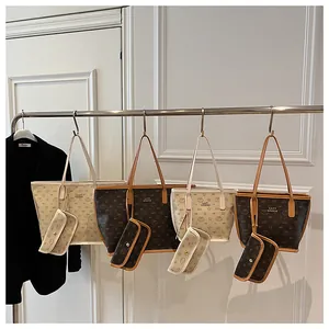 Dettagli di borse tote vintage con logo Lazy Breeze e motivi a cartoni animati