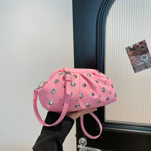 Sac Nuage à Rivets pour Femme Cuir PU Plissé Sac à Épaule Bandoulière Grande Capacité Sac à Main Tendance