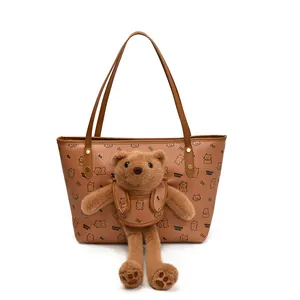 Borsa tote marrone con orsetto di peluche e stampa cartoon in finta pelle martellata premium