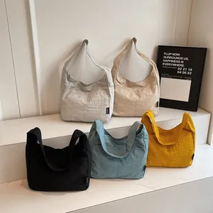 Minimalist large-capacity tote bags in five colors with soft wrinkled fabric texture