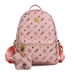 Sac à dos rose tendance avec motif d'ours fraise et accessoires en métal doré