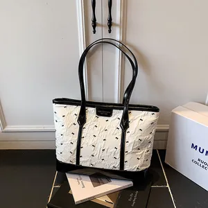 Damen Große Kapazität Plissierte Tragetasche Kontrastfarbe Schleifendruck Schultertasche Mit Künstliche Perlenanhänger Elegante Urbane Handtasche