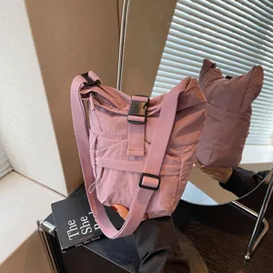 Bolso de Bandolera Plisado de Nailon para Mujer Minimalista Urbano Casual Diseño con Hebilla Bolso de Hombro Moda Costuras Diario Viaje