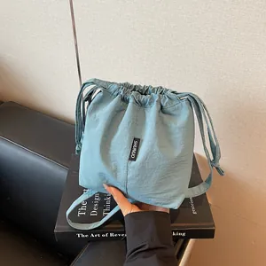 Bolso de Cubo Casual de Tejido Oxford para Mujer Bolso Bandolera de Nailon Ligero Minimalista de Color Sólido