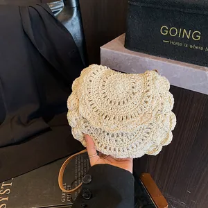 Sac Bandoulière Tissé en Paille Bohème pour Femme Sac à Épaule Crocheté à la Main avec Bord Festonné et Boucle Magnétique