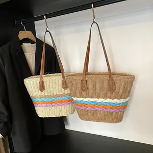 Borsa tote in paglia a righe arcobaleno con spalline in pelle per la spiaggia estiva