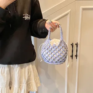 Sac seau tissé à la main en bleu-violet clair avec pochette intérieure à cordon blanc