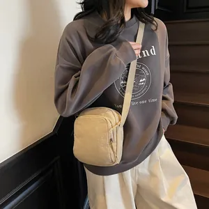 Minimalistische beige Umhängetasche für Damen mit verstellbarem Gurt für den Alltag