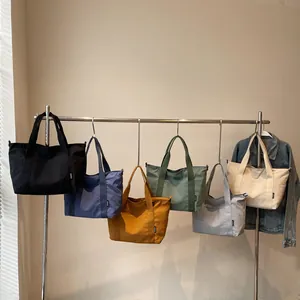 Collection de cabas minimalistes en toile pour femmes en six couleurs tendance pour les cours