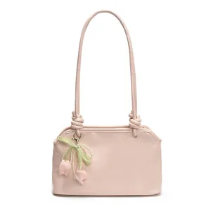 Borsa tote rosa minimalista con grande capacità e ciondolo a tulipano con perle