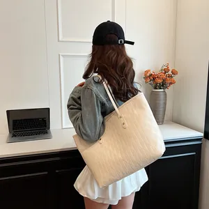 Chic beige quilted tote bag with large capacity for women stylish summer commute