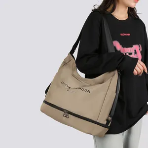 Borsa tote in Oxford kaki capiente con scomparto separato per le scarpe sul fondo