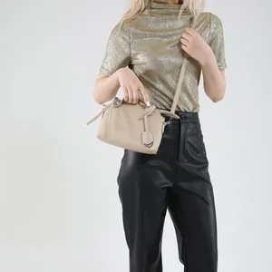 Beige strukturierte Handtasche mit Kordelzug und verstellbarem Schultergurt für Damen