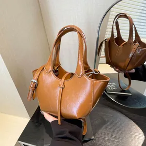 Damen Minimalistisch PU-Leder Hobo-Eimer-Tasche Große Kapazität Glänzende Handtasche Mode Schulter-Umhängetasche Einfarbig Pendler-Tote