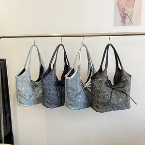 Τσάντες tote denim με φιόγκο σε γαλάζιο, ασημί και γκρι από ύφασμα tweed