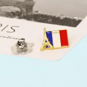 Λεπτομερής μπροστινή και πίσω όψη της καρφίτσας σμάλτου Πύργος του Άιφελ με κούμπωμα πεταλούδα