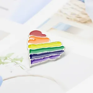 Regenboog hart emaille speld met kleurrijke strepen voor kleding en accessoires