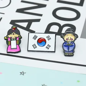 Dreiteiliges Set Emaille-Anstecknadeln mit traditionellem Hanbok und südkoreanischer Flagge