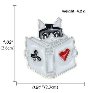 Broche chat de dessin animé lisant un livre, 2,6 cm de haut, bordure en métal argenté