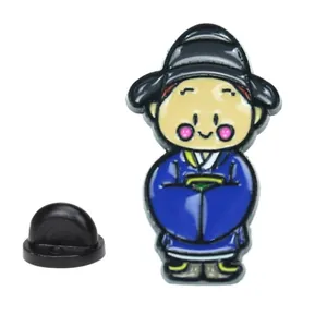 Niedliche koreanische Emaille-Anstecknadel mit blauem Hanbok und schwarzem Hut