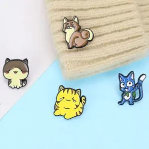 Schattige cartoon emaille katten en honden speldjes set met kleurrijke badges decor