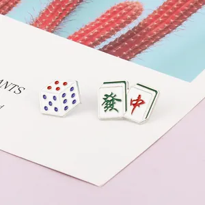 Coffret de broches en émail Mahjong chinois traditionnel avec dés et caractères porte-bonheur