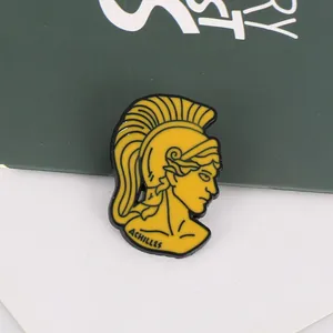 Antike griechische Achilles Emaille Brosche in Gelb und Schwarz mit Helmdesign