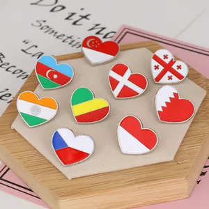 Herzform Nationalflagge Emaille Brosche Pin Welt Land Abzeichen Zinklegierung Tropföl Schmuck Für Taschen Damen Herren Kinder Geschenk