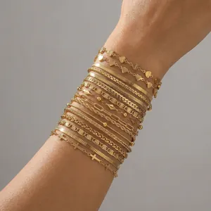 Set di bracciali multistrato minimalista in acciaio al titanio placcato oro 18 carati