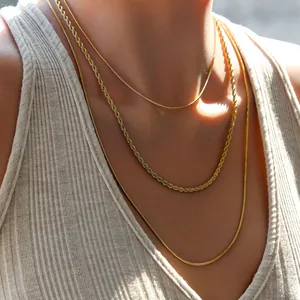 Set di collane a tre strati placcate in oro 18K con catena a serpente e a fune