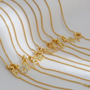 18k vergulde liefdesknoop armbanden met sprankelende CZ initialen letter hangers