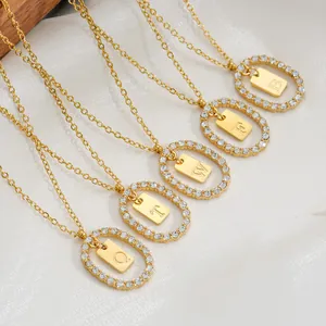 Collana con Ciondolo a Lettera Iniziale in Acciaio Inossidabile per Donna Placcata Oro Collana con Targhetta Alfabeto in Strass Ovali Gioielli Minimalisti