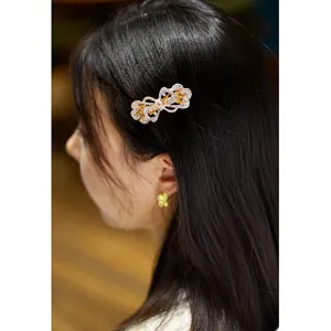 Vintage Alloy Butterfly Rhinestone Hair Clip Elegant Crystal Flower Spring Clip For Women Wedding Banquet Hair Accessories