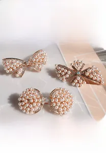 Détails de l'ensemble de barrettes de mariée en or rose avec perles et cristaux