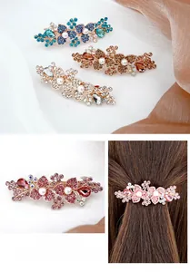 Détails de barrettes à fleurs élégantes avec strass et perles pour les mariages