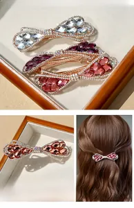 Vue détaillée des barrettes à cheveux nceud en cristal avec strass et pince à ressort chic