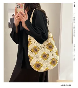 Détail du sac à bandoulière en coton tissé avec motif de tournesol au crochet jaune