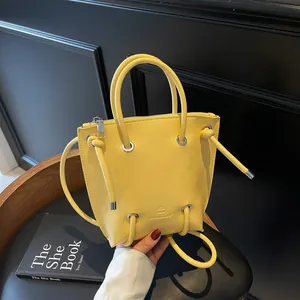 Γυναικεία Μόδα Τσάντα Bucket από Δέρμα PU Μινιμαλιστική Μονόχρωμη Τσάντα Με Κορδόνι Μεταλλικά Καψύλλια Τσάντα Ώμου