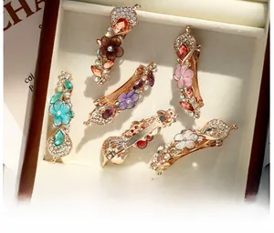 Détails de barrettes à fleurs faites main avec strass sur socle en alliage rose
