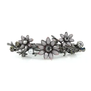 Eleganter gun-black Blumen-Haarclip mit grauen Kristallen und einer weißen Perle