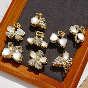 Goldene Mini-Haarklammern Set mit Opalsteinen und Kristallen in Schmetterlingsformen