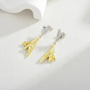 Orecchini artistici placcati oro 14K con design a petalo irregolare in oro e argento