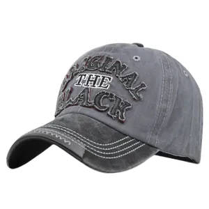 Detail der Vintage-Waschbaumwolltextur und 3D-Stickerei auf dieser trendigen Baseballkappe